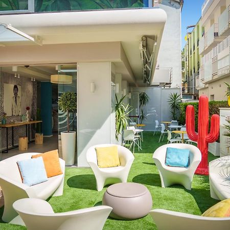 Design Hotel Astra B&B Misano Adriatico Exterior photo