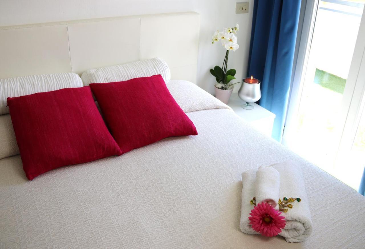 Design Hotel Astra B&B Misano Adriatico Exterior photo
