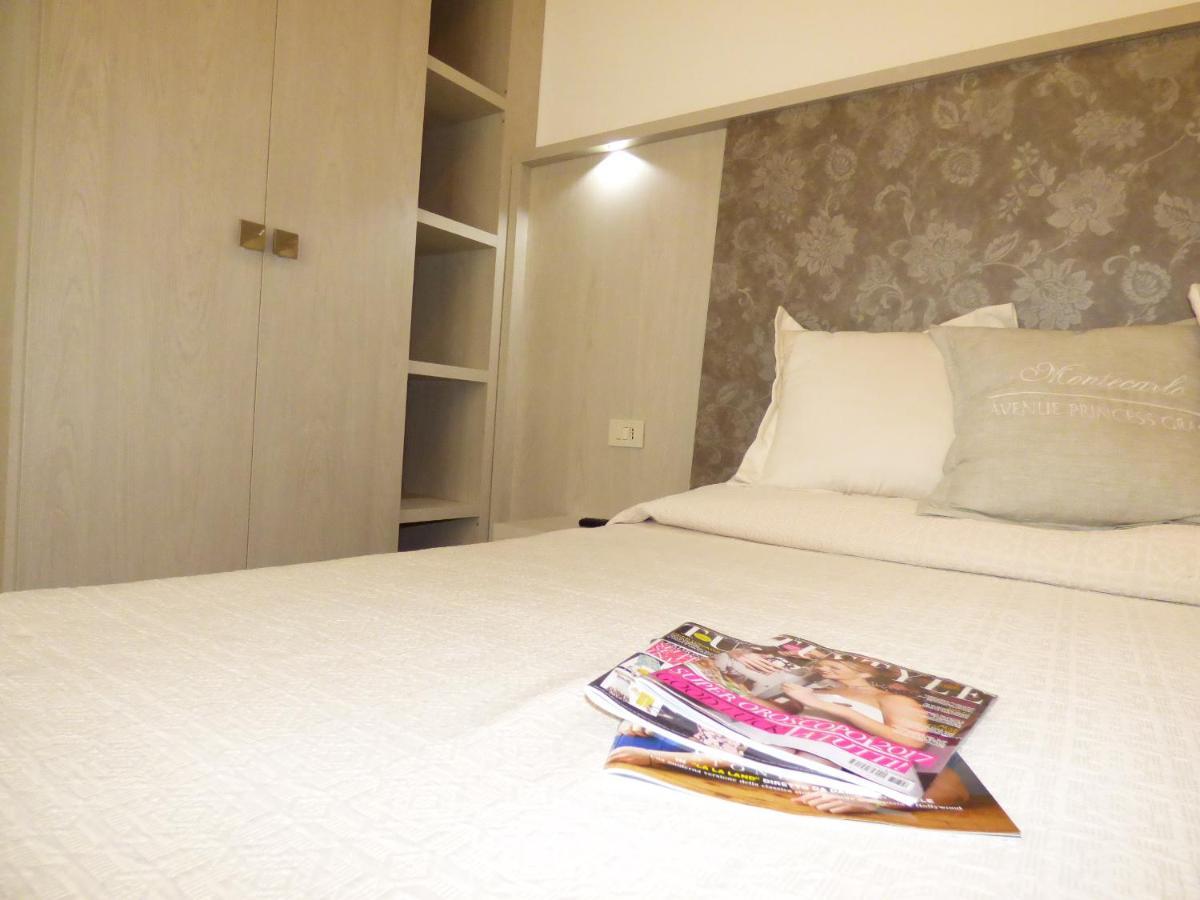 Design Hotel Astra B&B Misano Adriatico Exterior photo