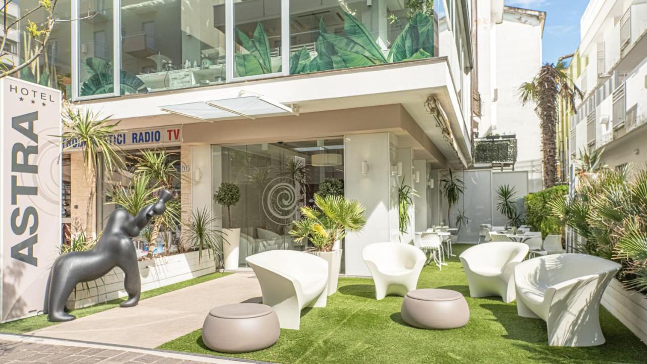 Design Hotel Astra B&B Misano Adriatico Exterior photo