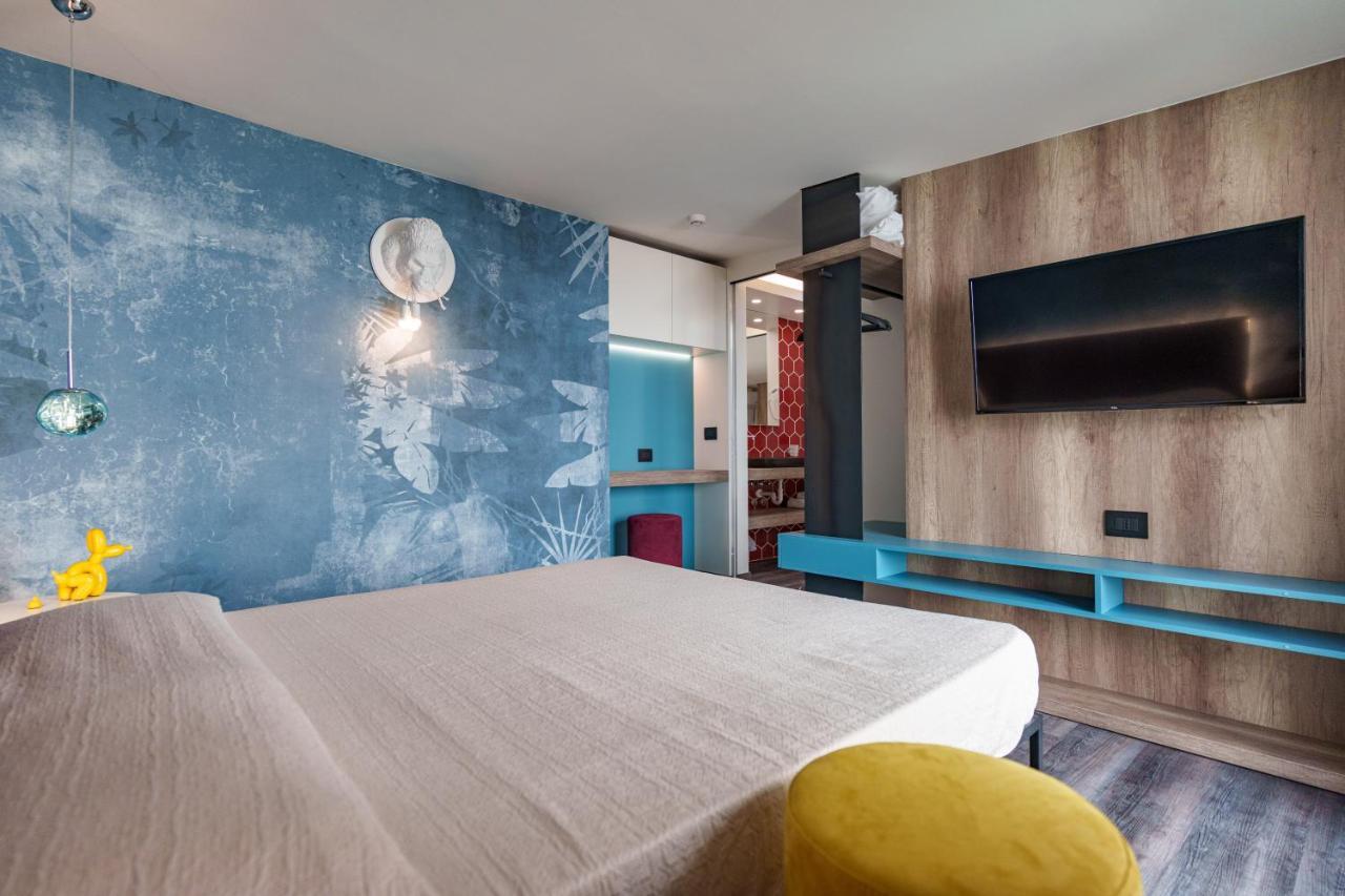 Design Hotel Astra B&B Misano Adriatico Exterior photo